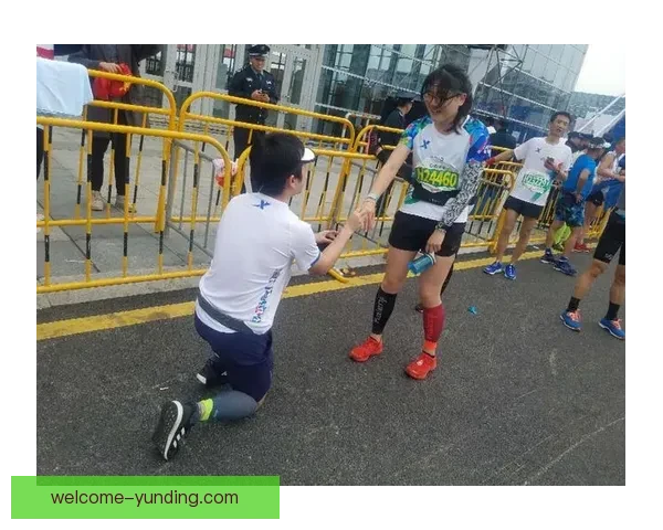 厦马选手违规递水遭处罚赛场吸烟被禁赛引热议
